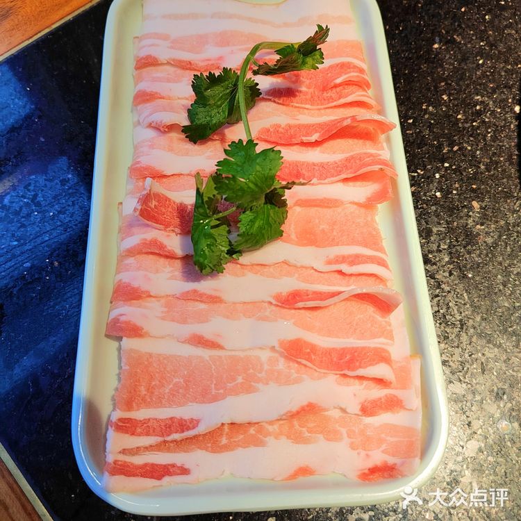 看洪崖洞美景吃重庆美食