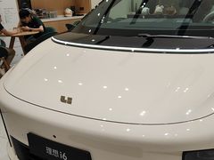-理想汽车(世纪汇店)