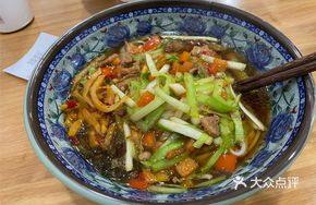 Stir-fried Leek and Pork Noodles