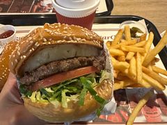 -The Habit Burger Grill 哈比特汉堡(复兴soho店)