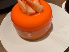 葡萄柚草莓萨伐仑松饼-潮一不贰·法式甜品·生日蛋糕·西式简餐(外滩店)