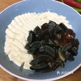 夏天必备的小苞苞清爽皮蛋豆腐
