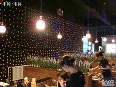 -狼遇见羊烧烤·现穿现烤(旧宫店)