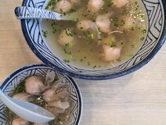 燕皮虾仁馄饨-朱洪元苏式面馆(绿宝广场店)