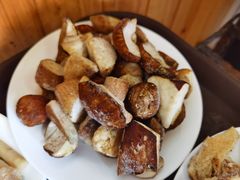 松茸-东巴谷野生菌火锅餐厅