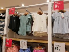 -优衣库(南宁安吉万达广场店)