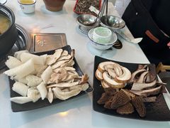 -蘑统田下·野生菌火锅