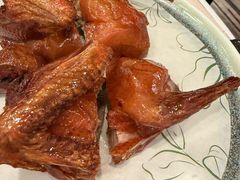 脆皮红烧乳鸽-翠园(北京王府中环店)