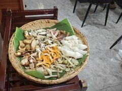 -原林野山菌火锅·炒菌(关上野生菌一条街店)