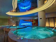 -涨巢·潮玩水疗局