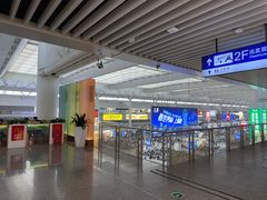 -麦当劳(上海虹桥站30B检票口楼上)