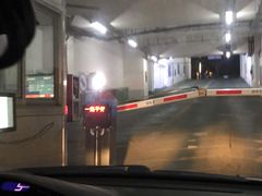 -丽丰购物中心·停车场