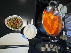 -鲜入唯煮·港式海鲜牛肉火锅(金宝街店)