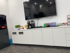 -北亚国超特斯拉授权钣喷中心