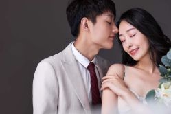-易摄影婚纱摄影工作室