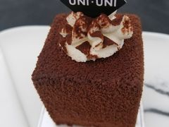 -UNI UNI(环亚凯瑟琳店)