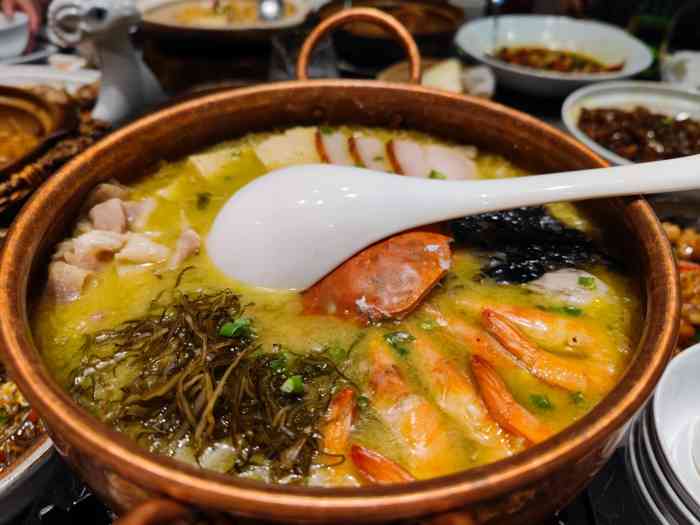 小天厨民间菜馆(深圳街店)-"位置在深圳街,店面还挺好找的,赶在饭口去