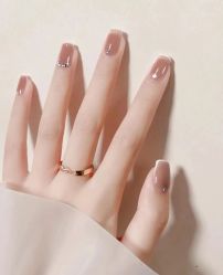 -悦指间美甲美睫