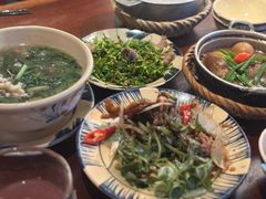 -Cuc Gach Quan Restaurant