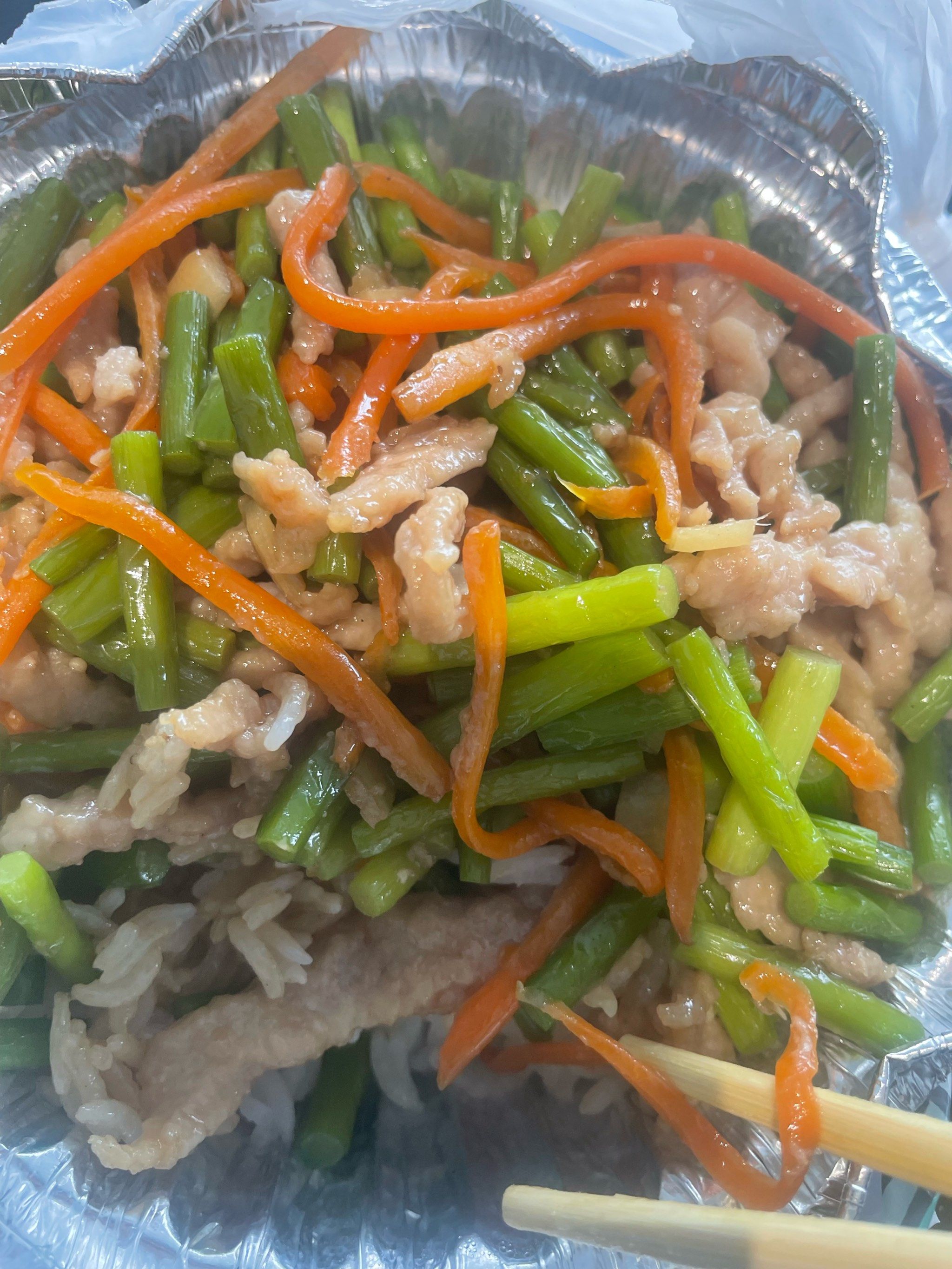 家常炒肉丝来一份
