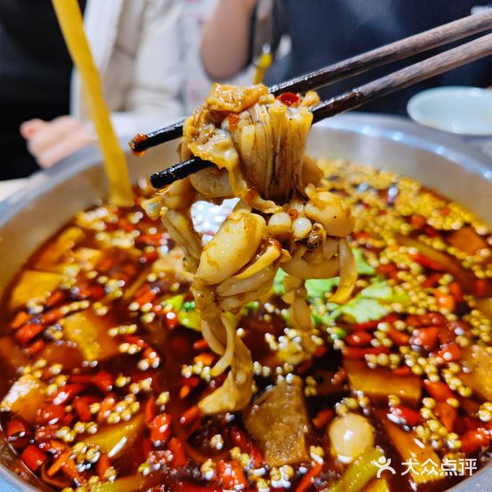 宽口美蛙鱼头