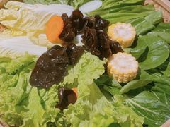 -尚尚仙·酸汤猪手·猪肚鸡火锅(华联万柳购物中心店)