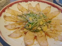 薄切鲜鱼片-穹六人间 people 6(岳阳路店)