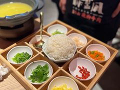 黄金鸡汤泡饭-川堂风·跷脚牛肉·乐山爆炒(宝山日月光店)