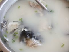 -雪湖煜辰鱼头老店(雪野湖店)