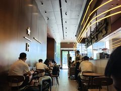 -星巴克臻选(上海虹桥新天地三店)