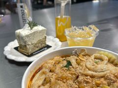 -W COLLECTIVE  DESSERT SHOP