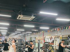 -星动力健身俱乐部(新塘店)