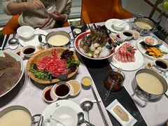 -红鼎豆捞·非遗鲍皇汤火锅(宝丰路店)