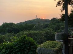 -亮河湾山庄