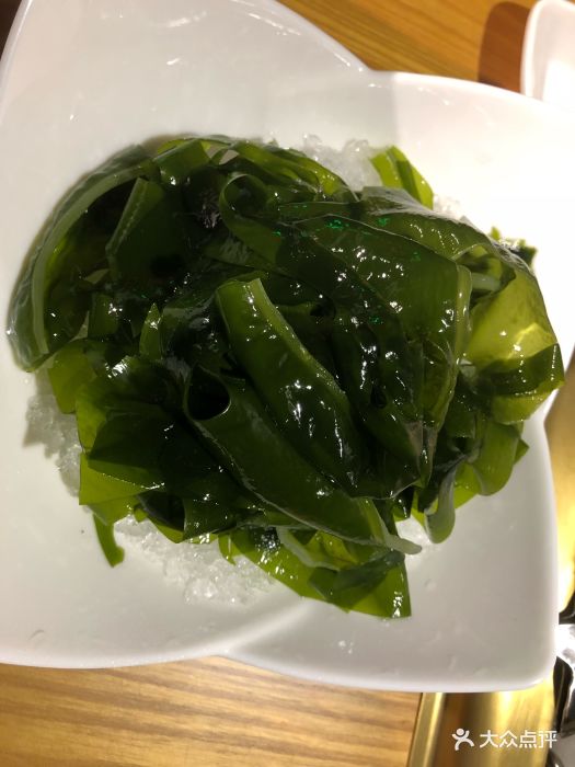 炉火传奇鲜菌牛腩火锅海芽菜图片 