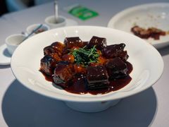 罗勒独头蒜烧河鳗-屋里厢上海菜馆