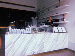 -UNI UNI(环亚凯瑟琳店)