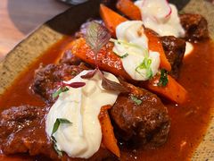 红酒牛肋条配酸奶油-五感食喜(南城店)