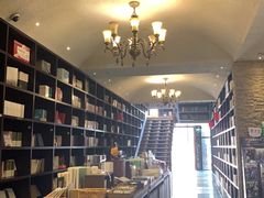 -钟书阁(松江泰晤士小镇店)