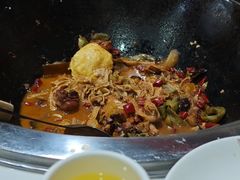 -哈尔滨烧烤·山河村铁锅炖(交大店)