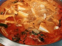 -野山舂·贵州现舂酸汤火锅(鸿通城店)