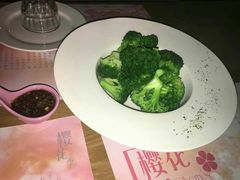 -樱花里音乐餐吧·牛扒椰子鸡(东圃店)