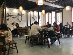 -黄桷树曹家私房菜(江与城店)