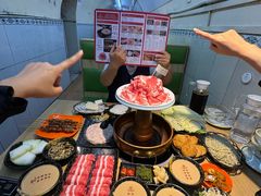 -洞庭洲·防空洞火锅·铜锅涮肉·烧烤(新百广场店)