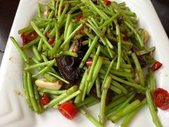藜蒿炒腊肉-桂客膳房·珍品堂