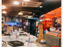 大堂-鲜入围煮花胶鸡海鲜火锅