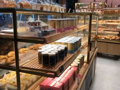 面包甜点陈列柜-Bread Talk 面包新语(荟聚店)