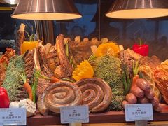 -雍容荟帝王蟹活龙虾展台自助(IFS黑金店)