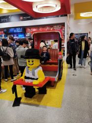 -乐高品牌旗舰店(人民广场店)