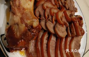 Braised Pork Trotter with Lotus Root